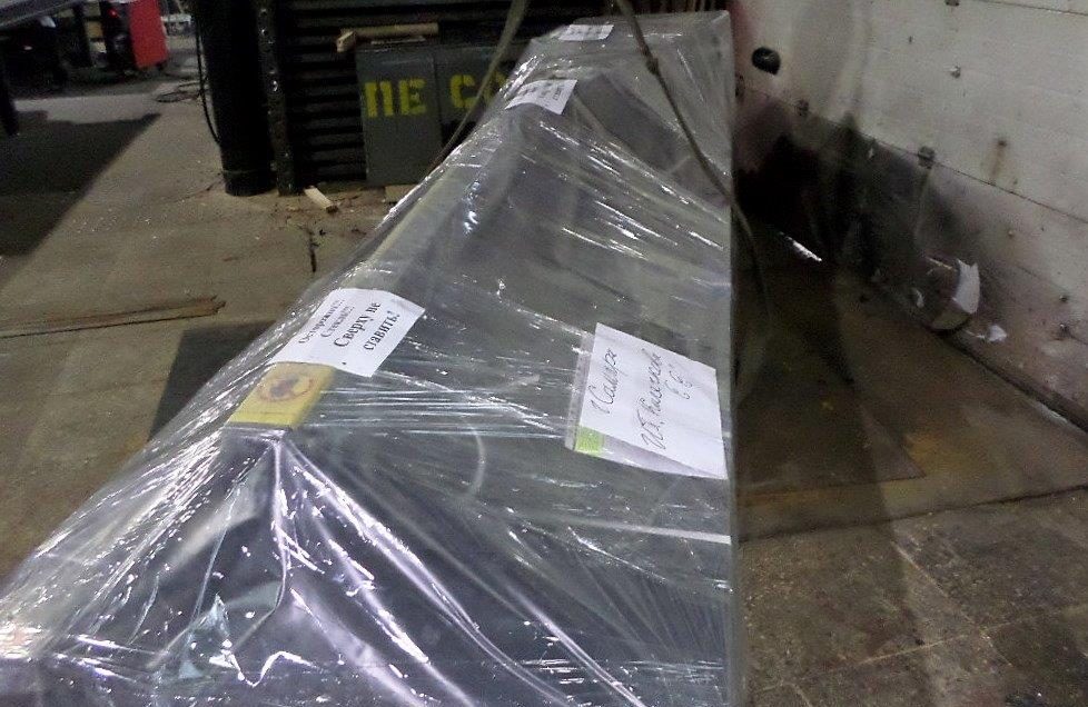 Упаковка стола для раскроя стекла